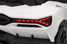 Pojazd Lamborghini Revuelto Białe