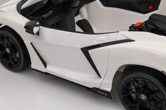 Pojazd Lamborghini Revuelto Białe