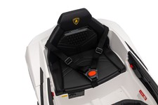 Pojazd Lamborghini Revuelto Białe