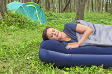 Materac Welurowy z Pompką 191 137 28cm BESTWAY