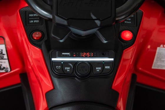 Quad Can Am Outlander ATV z Pilotem Czerwony