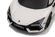 Pojazd Lamborghini Revuelto Białe