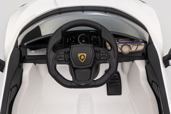 Pojazd Lamborghini Revuelto Białe