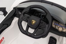 Pojazd Lamborghini Revuelto Białe