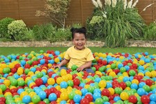 Zestaw 100 Piłeczek Kulek 5,85cm do suchego basenu BESTWAY 4 Kolory + Torba