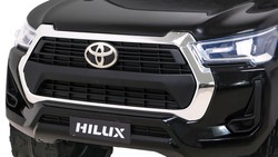 Toyota Hilux na akumulator dla dzieci Czarny + Napęd 4x4 + Pilot + 2 bagażniki + Radio MP3 + LED
