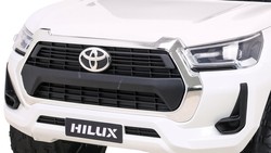 Toyota Hilux na akumulator dla dzieci Biały + Napęd 4x4 + Pilot + 2 bagażniki + Radio MP3 + LED