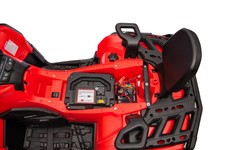 Quad Can Am Outlander ATV z Pilotem Czerwony