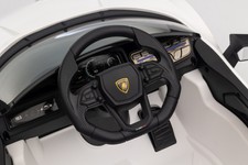 Pojazd Lamborghini Revuelto Białe