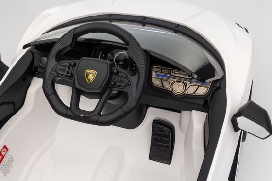 Pojazd Lamborghini Revuelto Białe