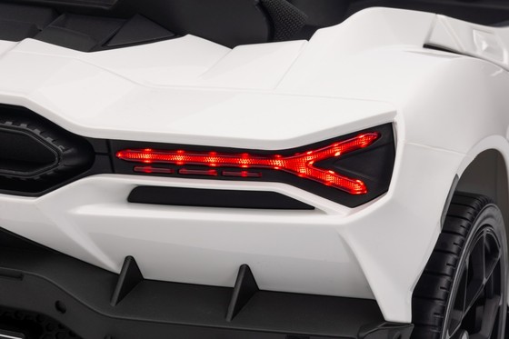 Pojazd Lamborghini Revuelto Białe